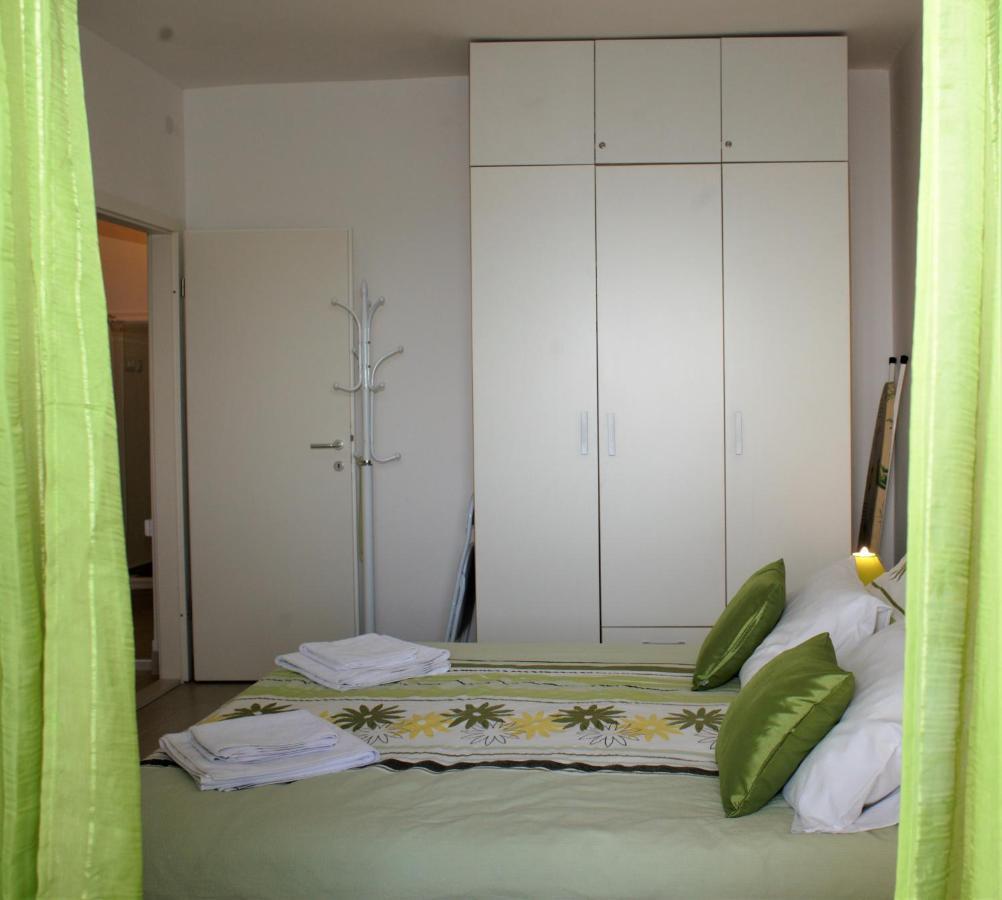Ivy 2 Apartment *